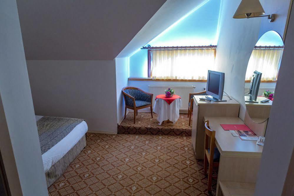 Kaya Greenpark Hotel Karapazar ภายนอก รูปภาพ