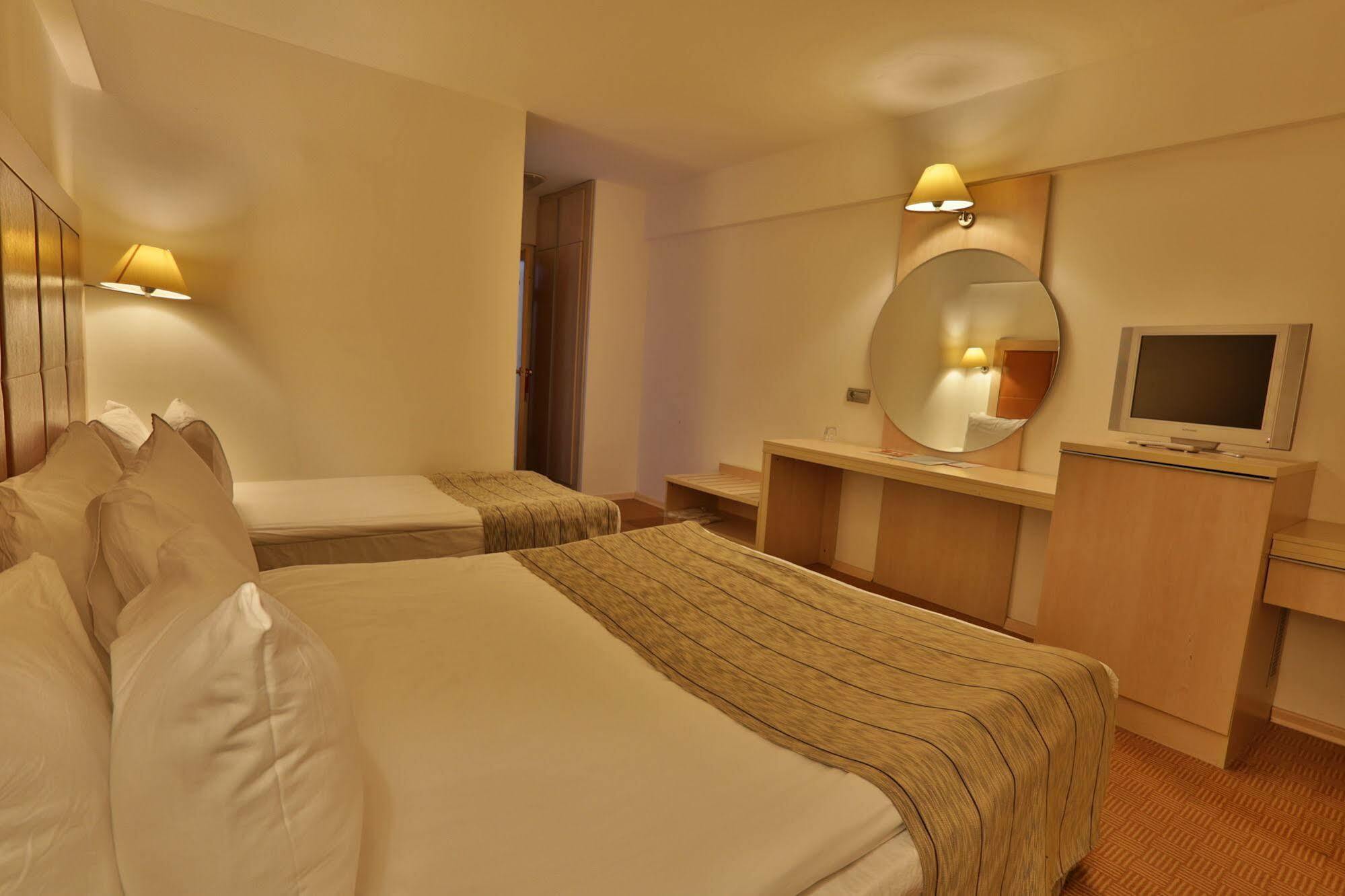 Kaya Greenpark Hotel Karapazar ภายนอก รูปภาพ